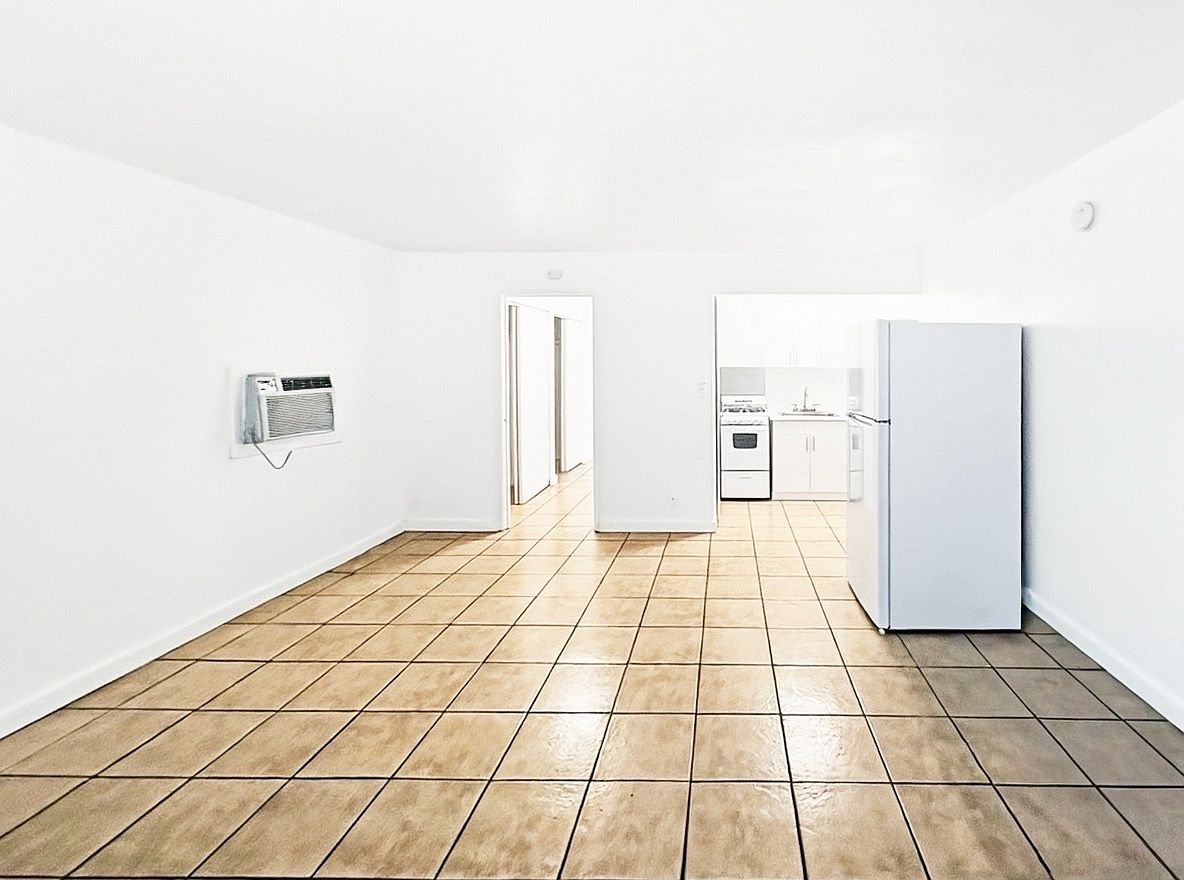 2417 E Campbell Ave APT 5A photo 3