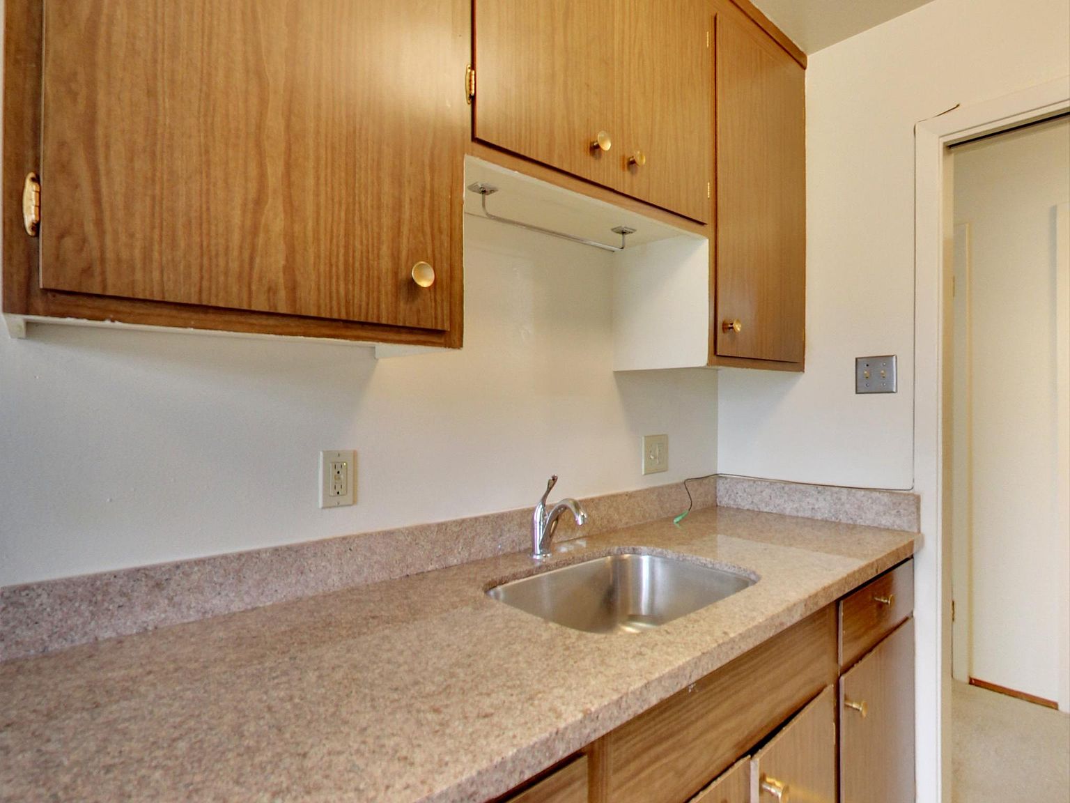1300 Lawton St photo 2