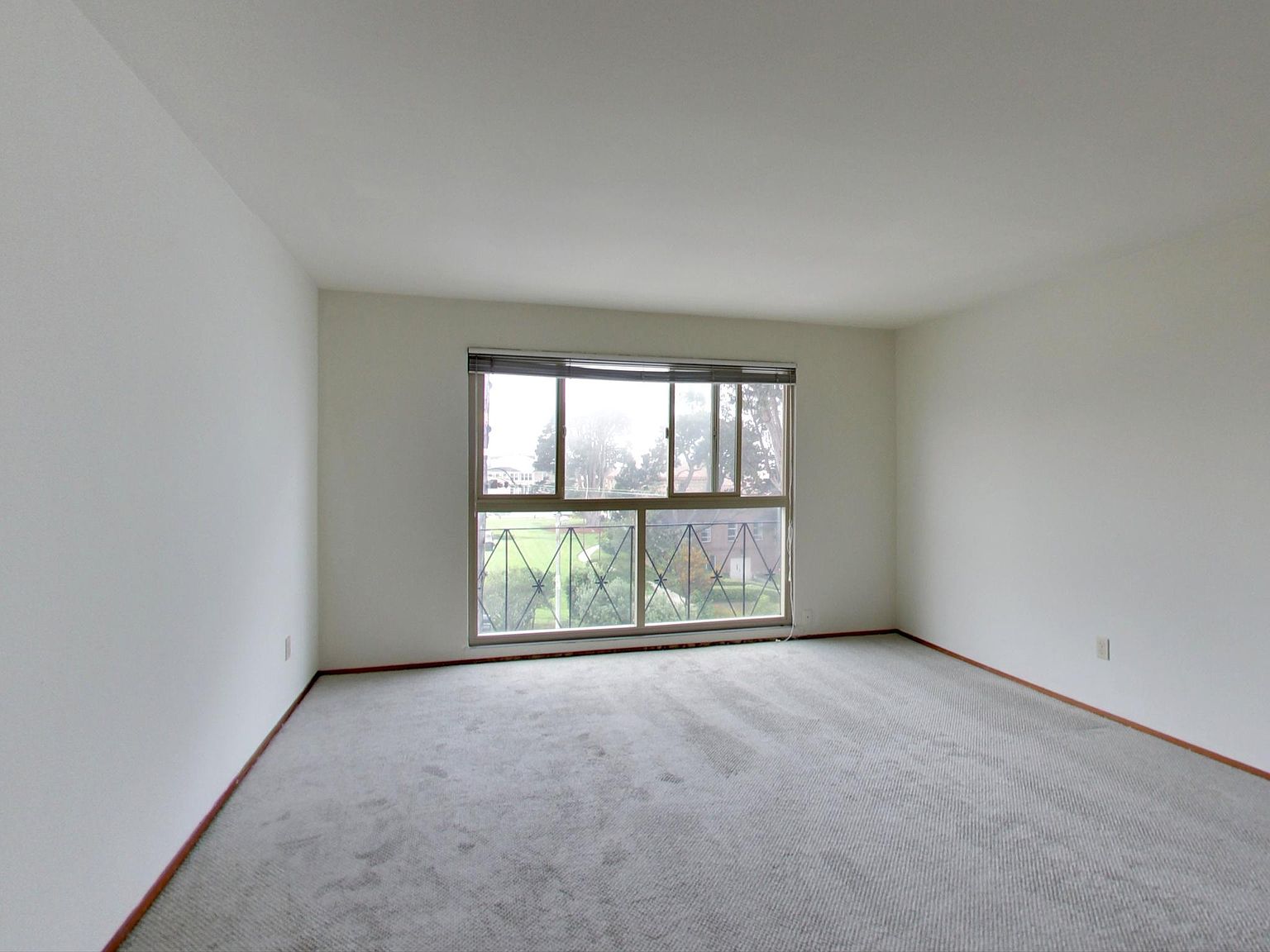 1300 Lawton St photo 4