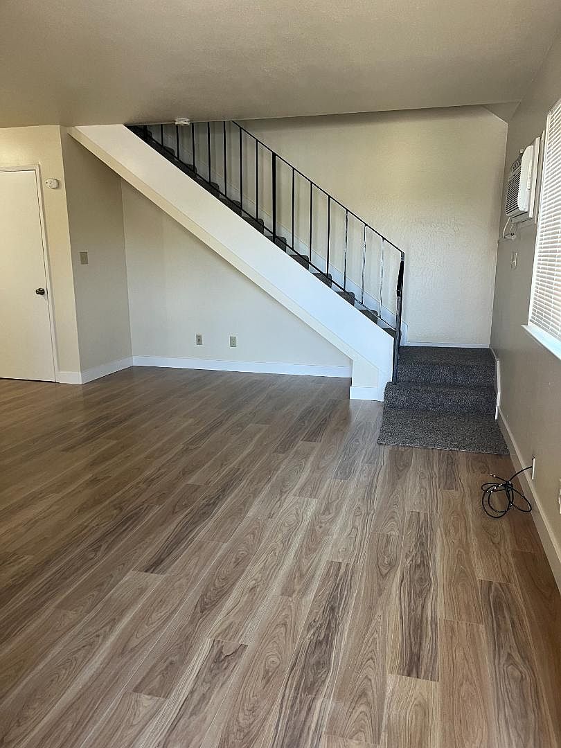 1281 Juniper Dr photo 3