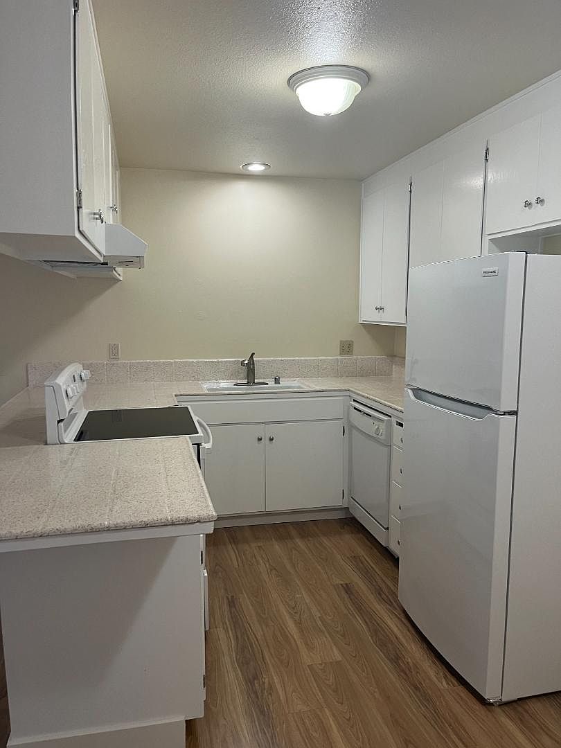 1281 Juniper Dr photo 5