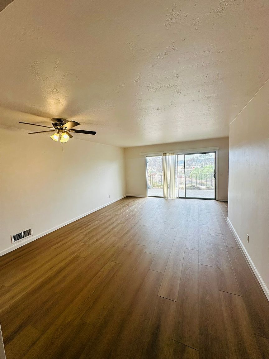 220 S El Camino Real photo 4