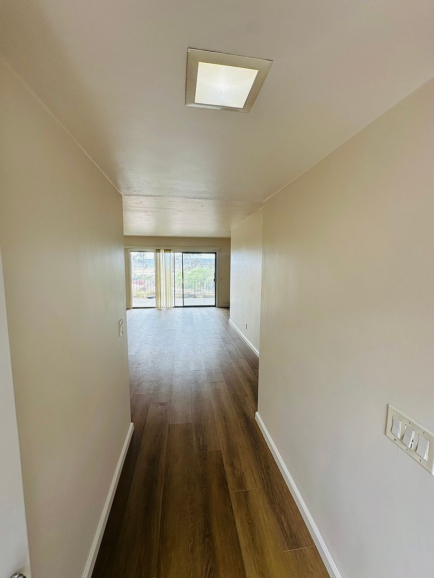220 S El Camino Real photo 3