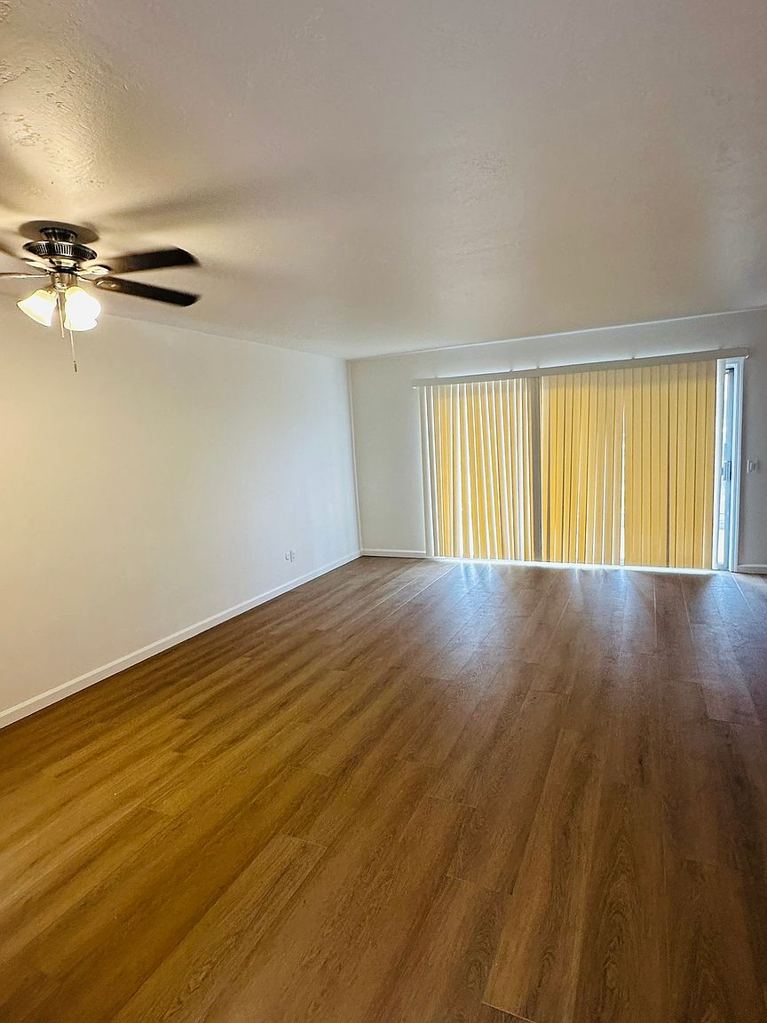 220 S El Camino Real photo 5