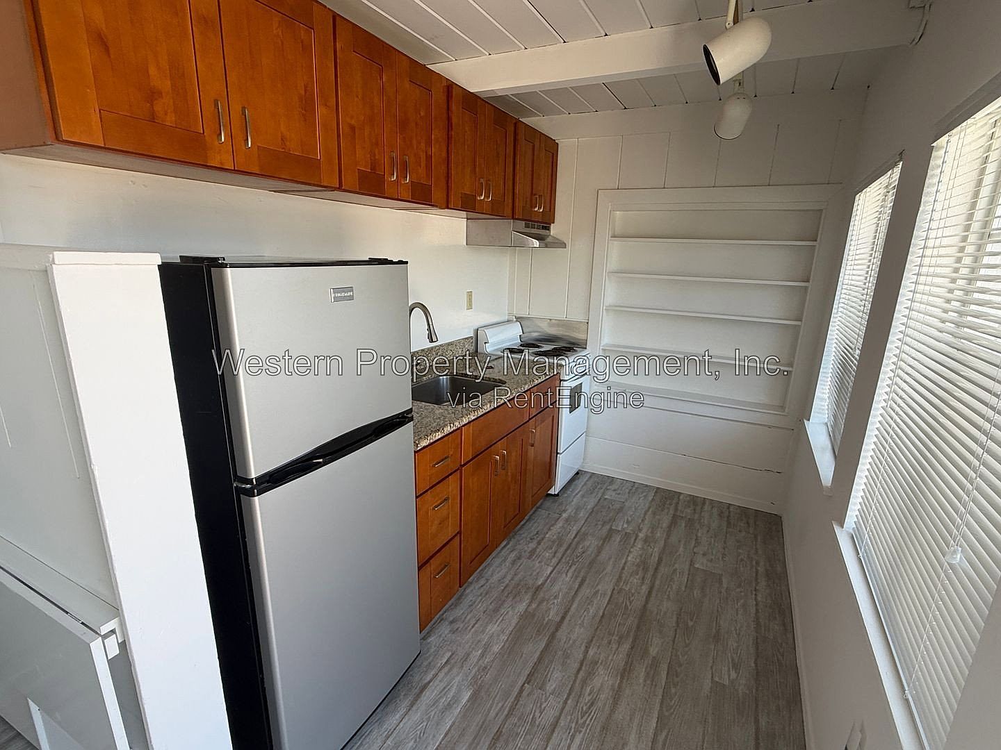 300 State Park Dr photo 2