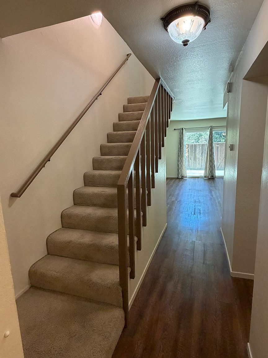295 San Marin Dr photo 4