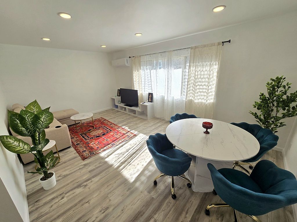 3836 3rd Ave photo 4