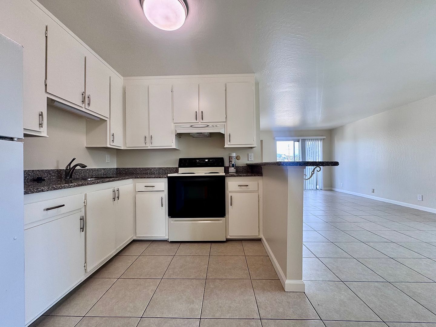 132 Dutton Ave photo 4