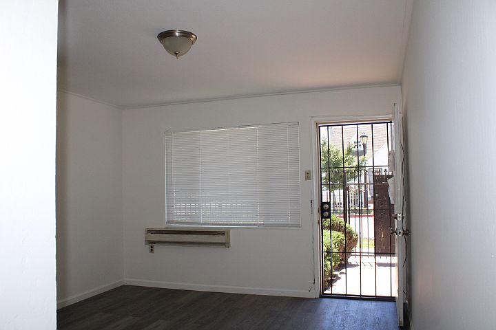 2033 Nevin Ave photo 4