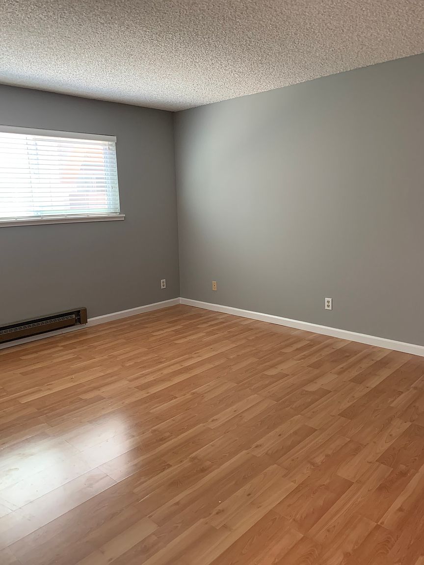 561 Saratoga Ave photo 4