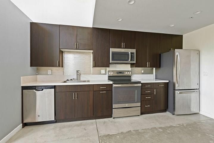 6619 Linda Vista Rd photo 4
