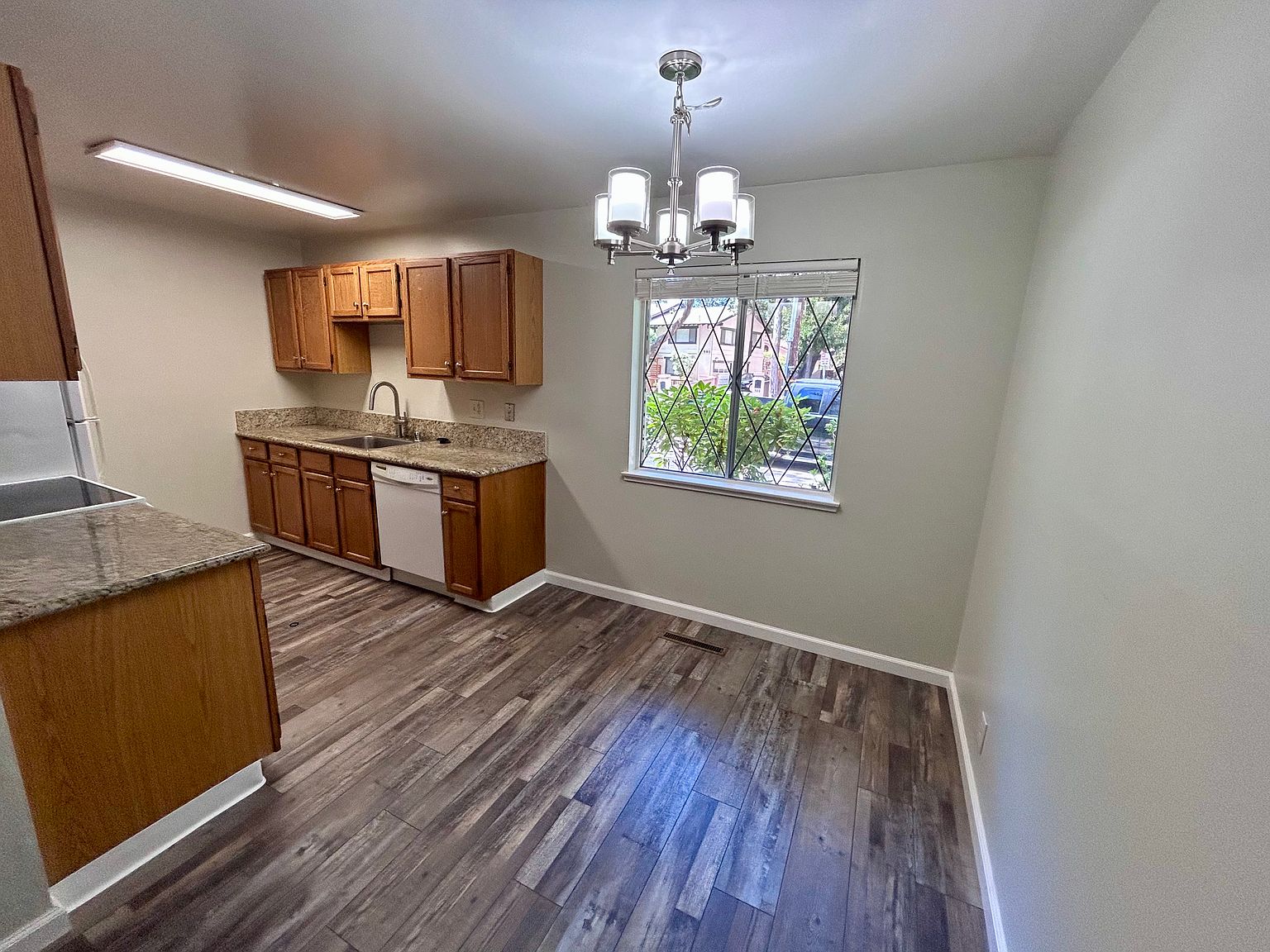565 Matadero Ave photo 4