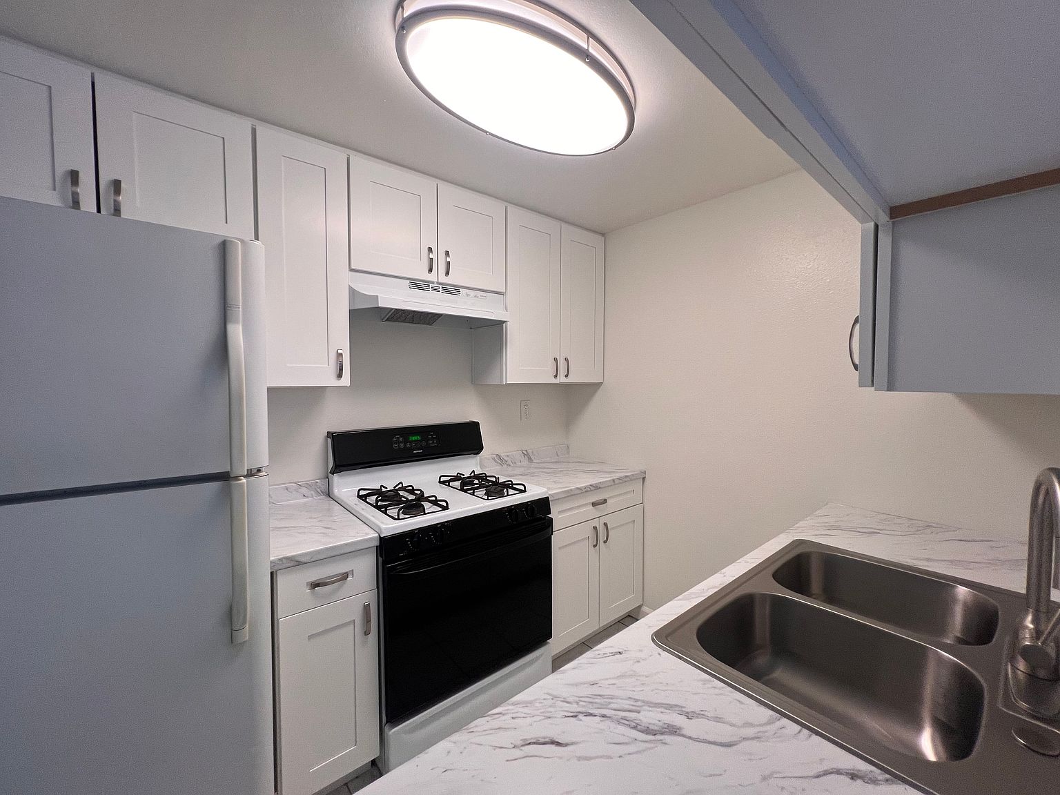4060 Wabash Ave photo 3