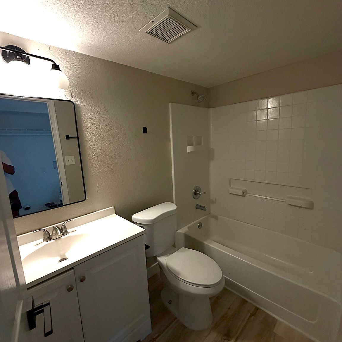 2732 E Tierra Buena Ln photo 3