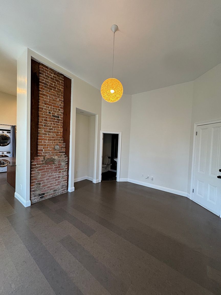 4326 Montgomery St photo 2