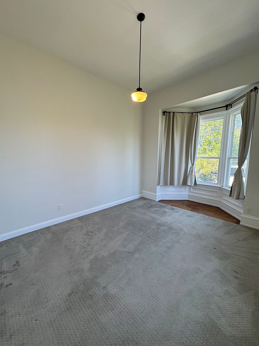 4326 Montgomery St photo 5
