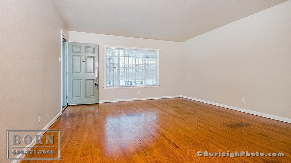 145 Gardiner Ave Uppr A photo 5