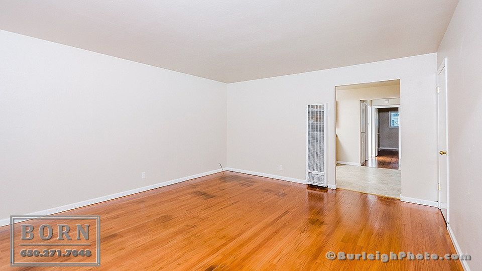 145 Gardiner Ave Uppr A photo 4
