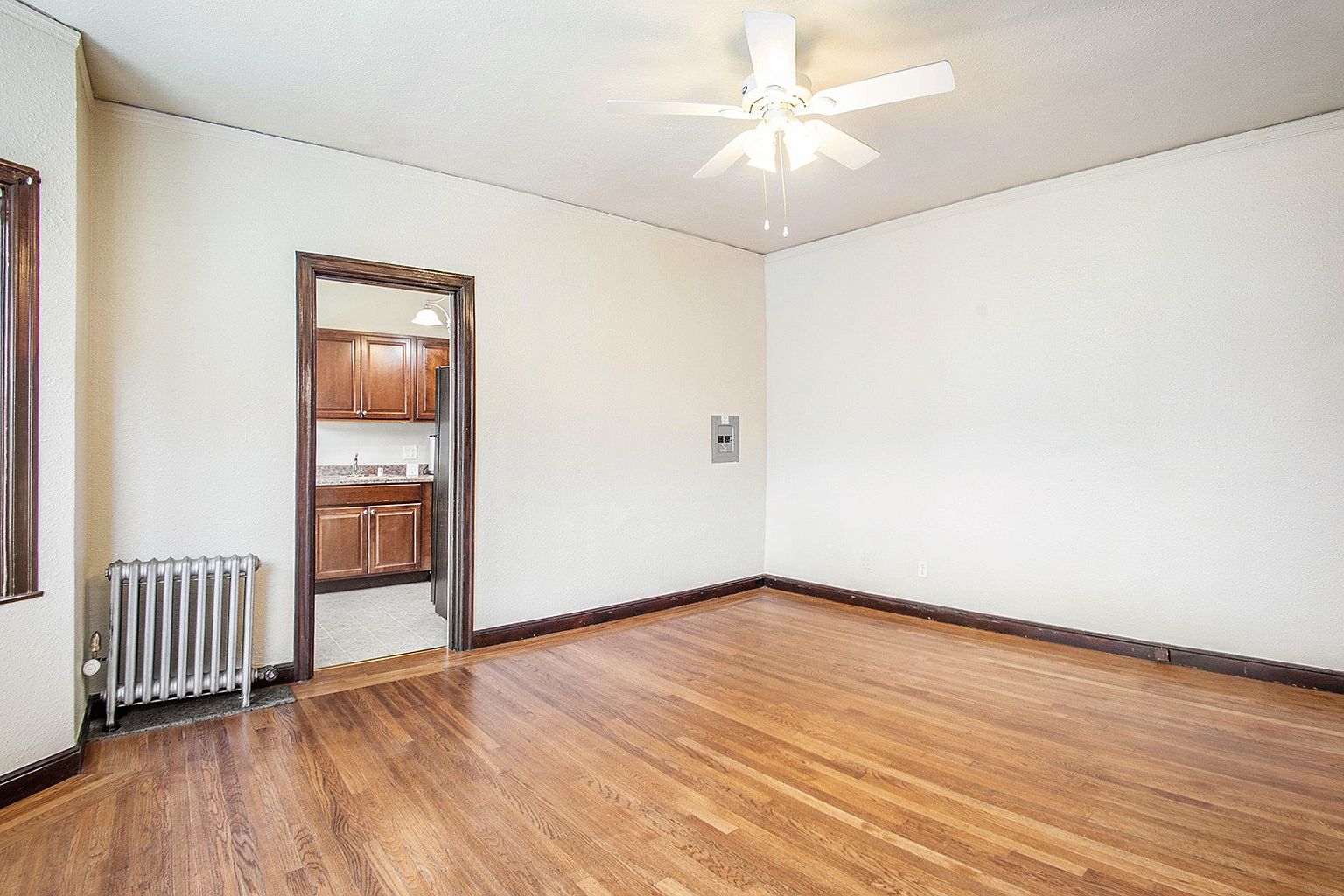 365 Hanover Ave Oakland, CA 94606 photo 5