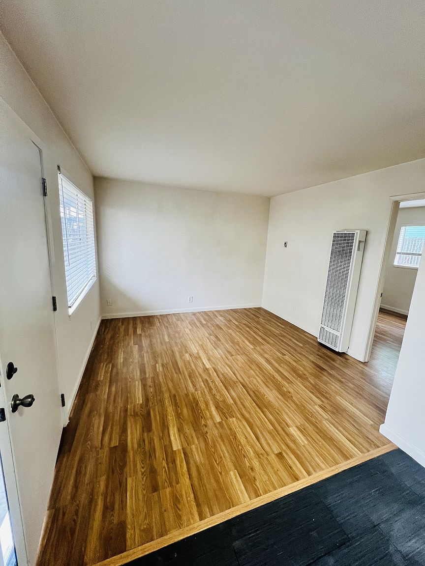 6315 Shattuck Ave photo 4