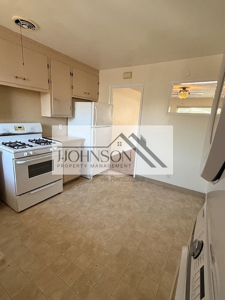 1556 165th Ave photo 4