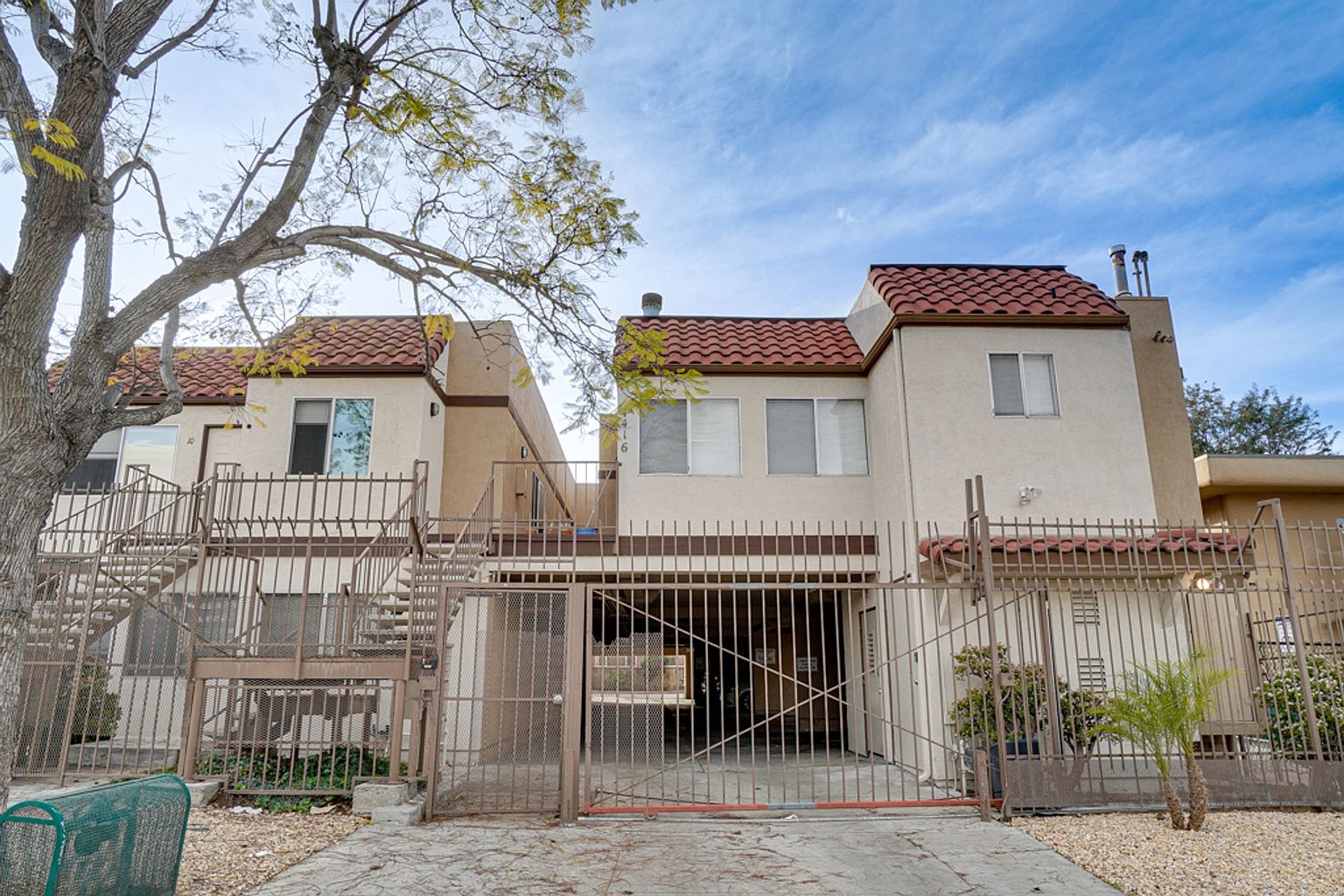 1 beds  1.0 baths photo 2