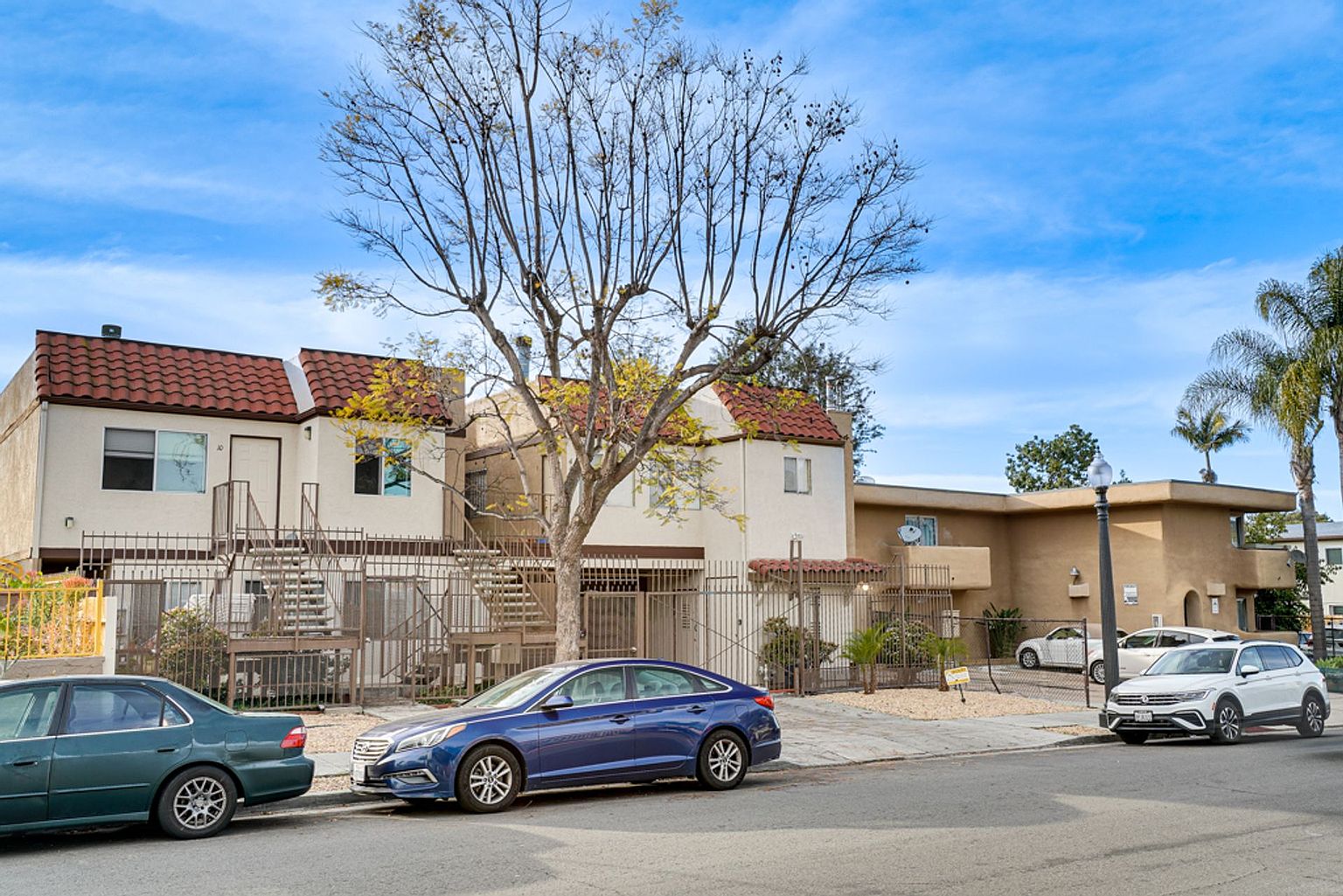 1 beds  1.0 baths photo 3
