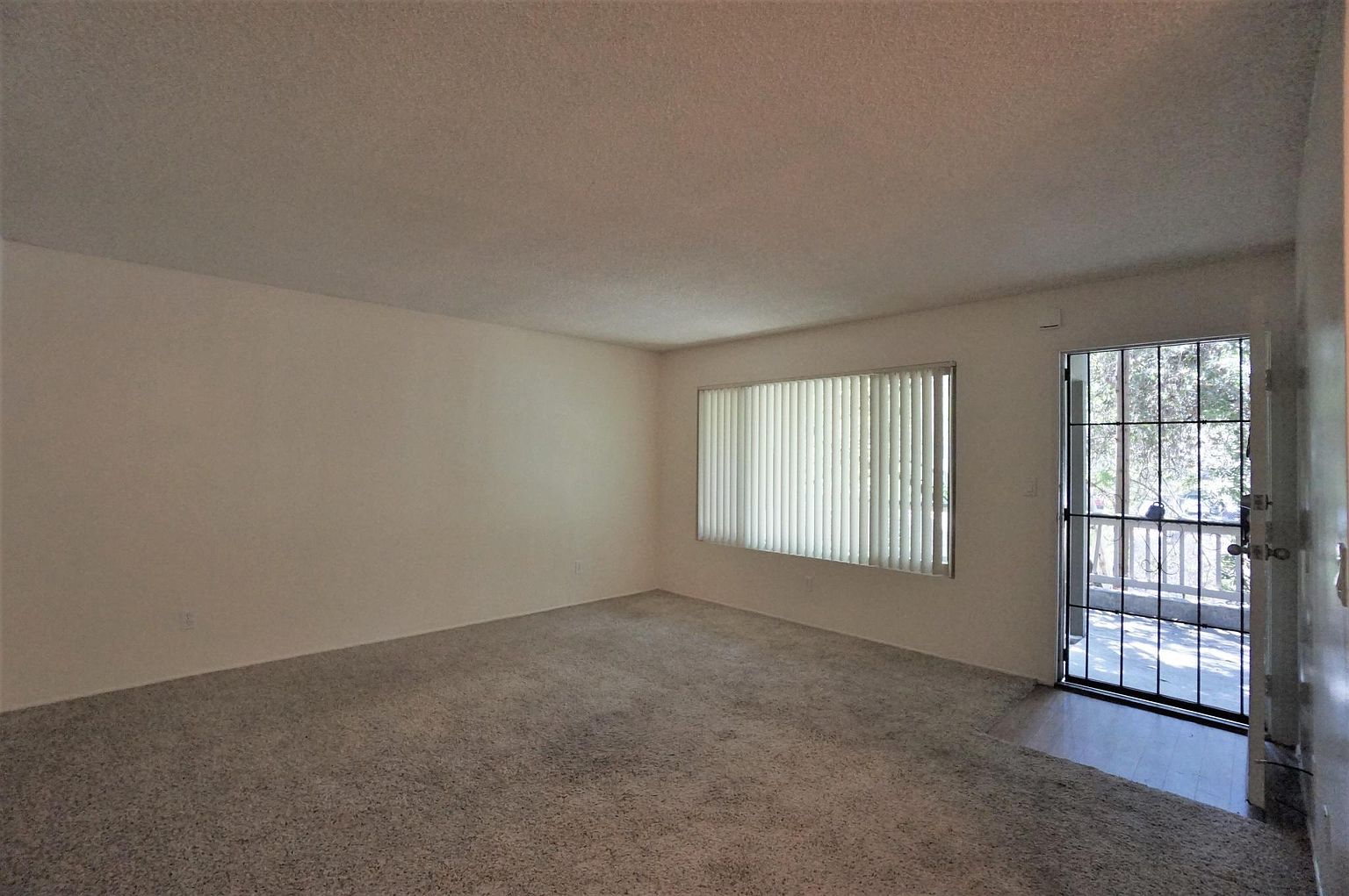 7516 Parkway Dr photo 3