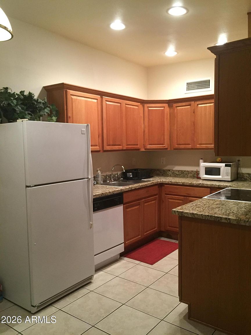 7010 N 68th Dr Glendale, AZ 85303 photo 2