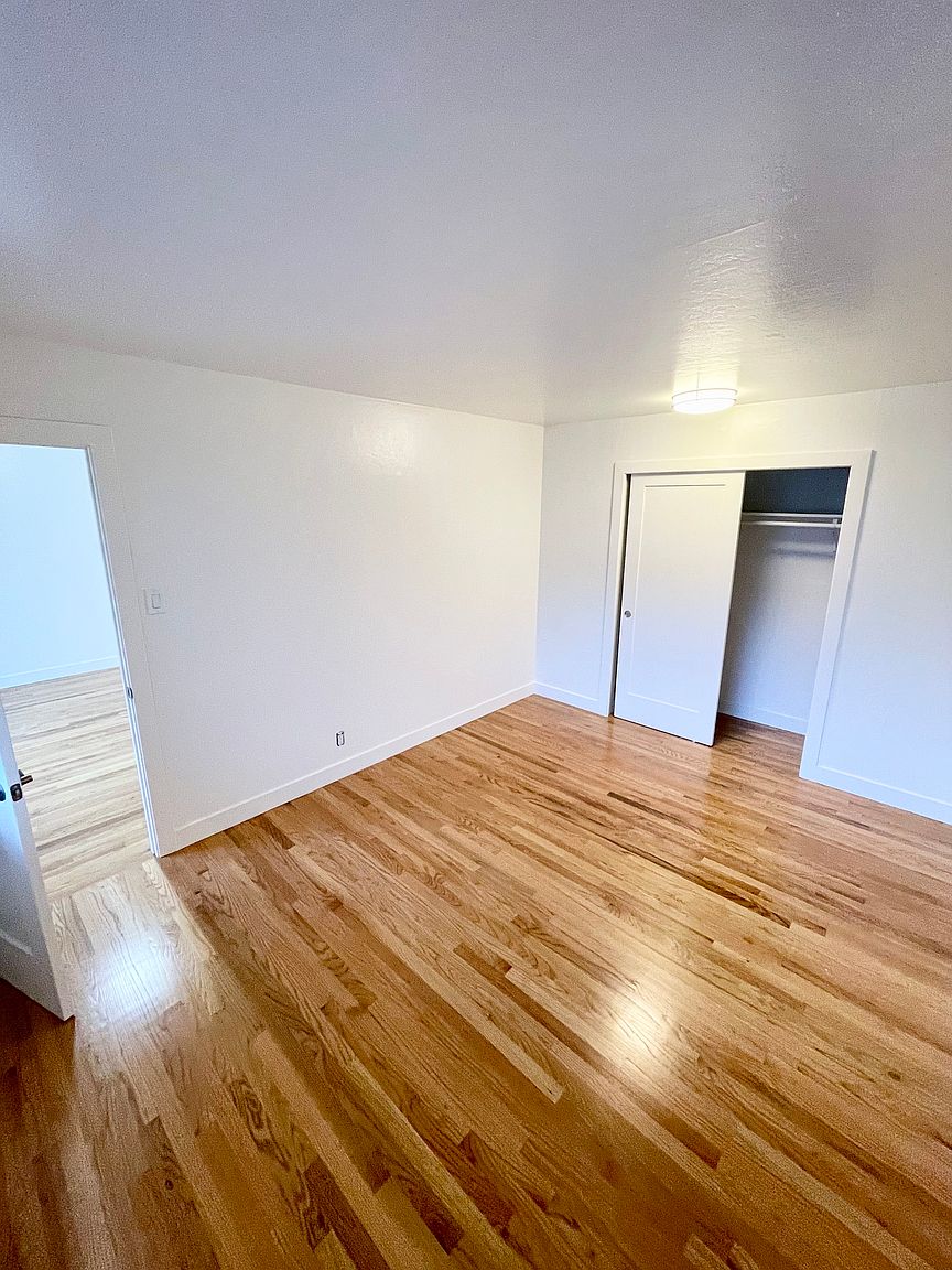 1730 Filbert St photo 2