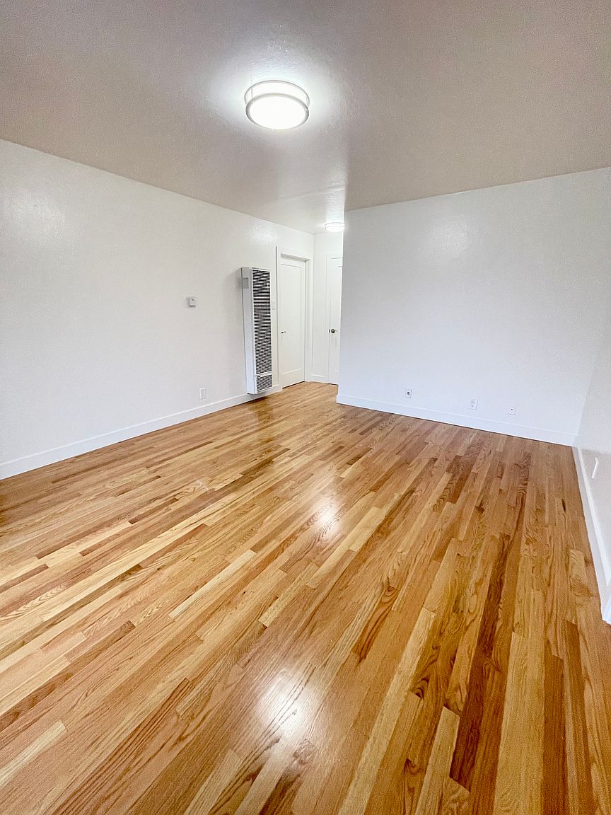 1730 Filbert St photo 5