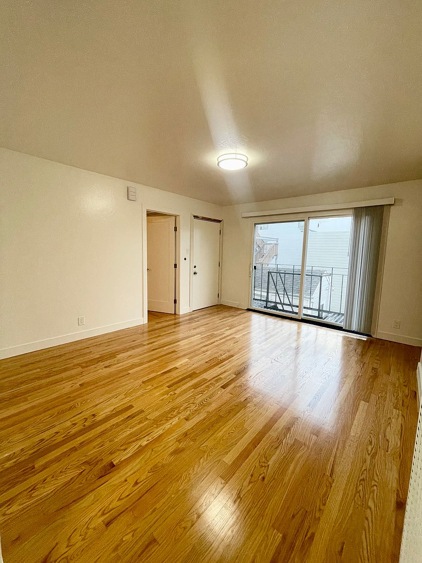1730 Filbert St photo 3