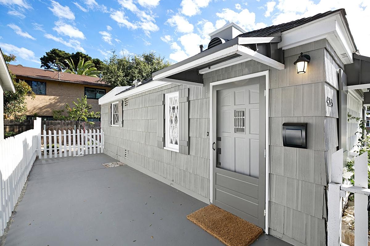 4213 Kendall St photo 2