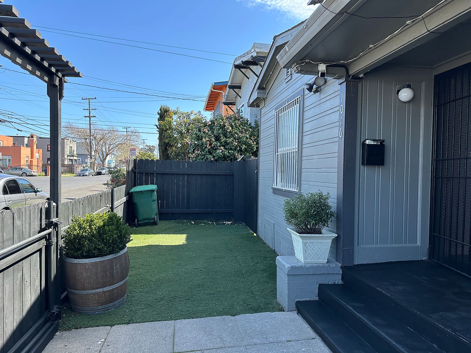 1016 Roosevelt Ave photo 2