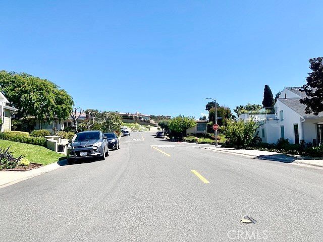 462 Seaward Rd photo 2