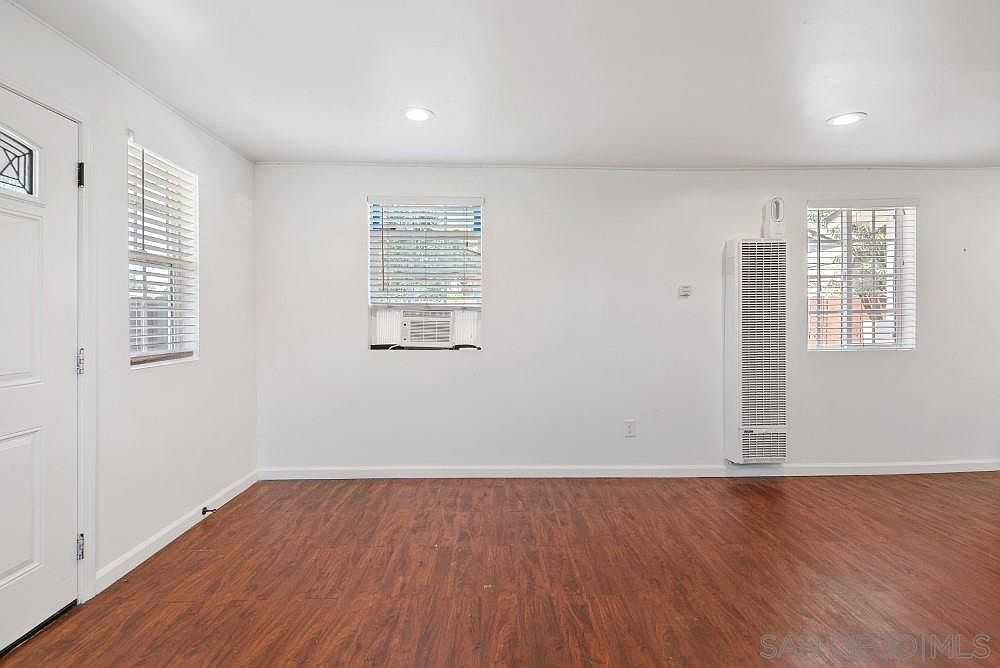 335 28th St photo 4