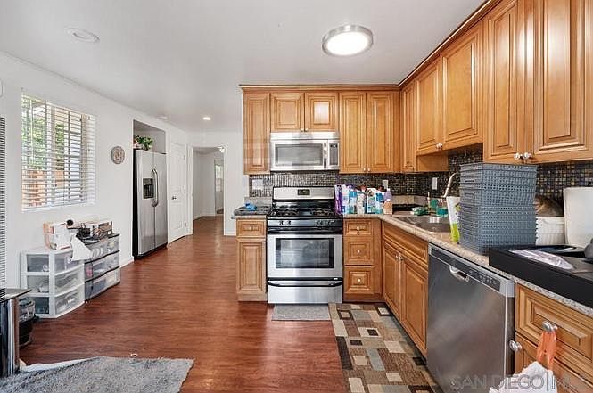 335 28th St photo 5