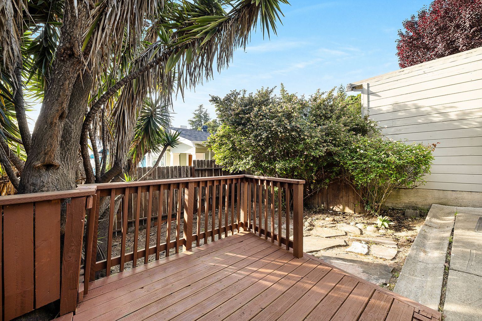 1BR/1BA Duplex on Florida St · Oakland photo 2