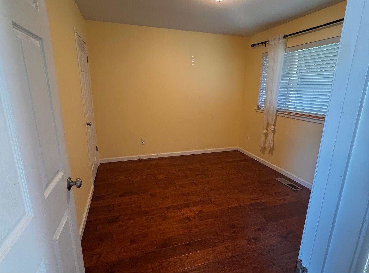 2BR/1BA Apartment on Torino Dr · San Carlos photo 5