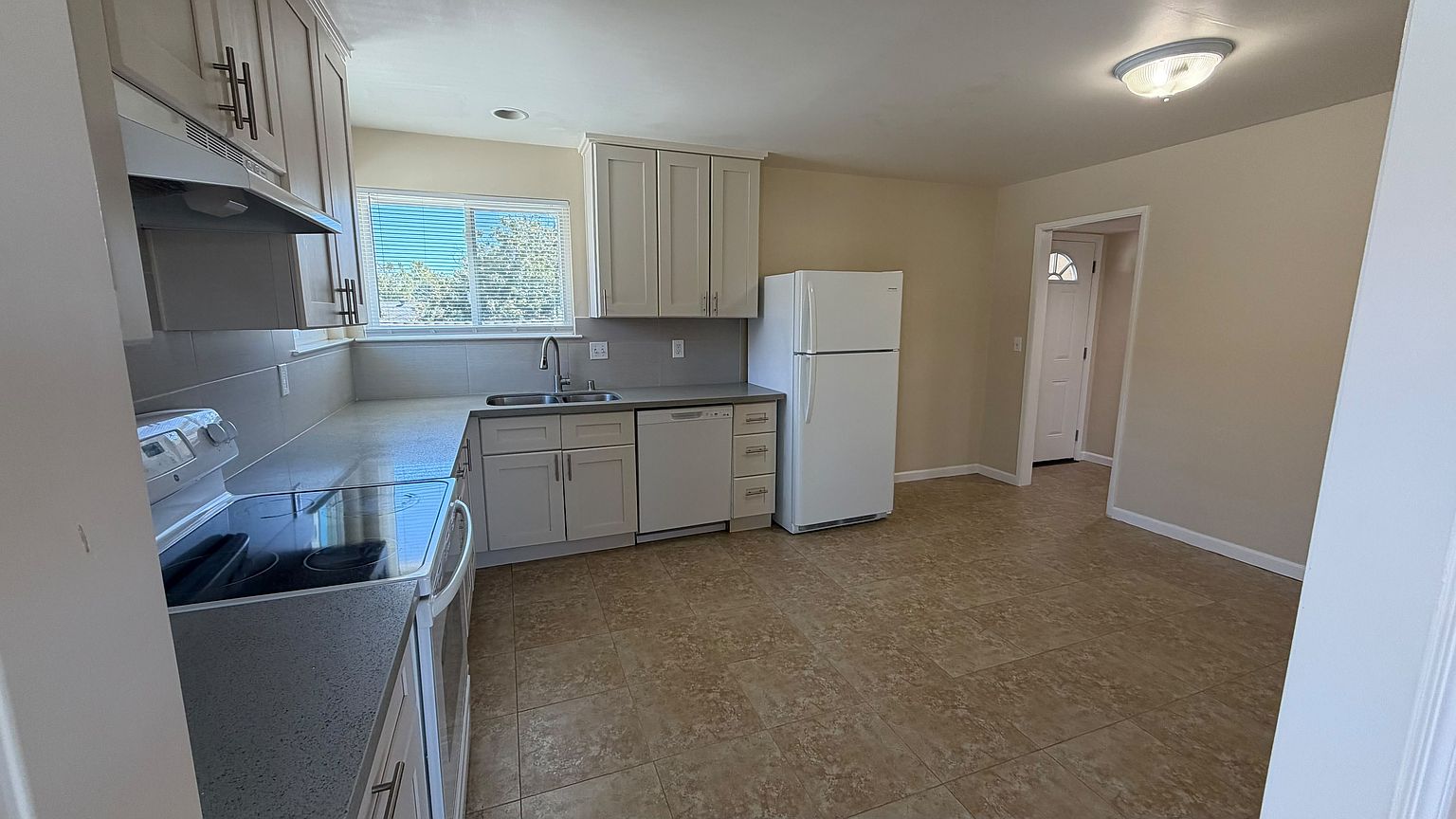 3775 Trina Way photo 2