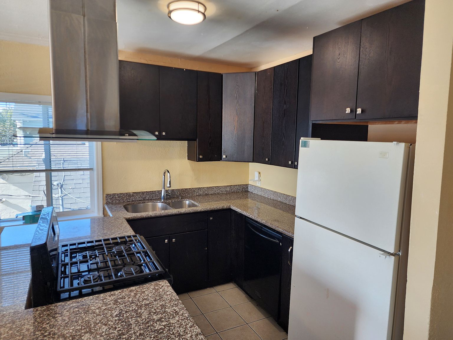 1619 Chanslor Ave photo 4