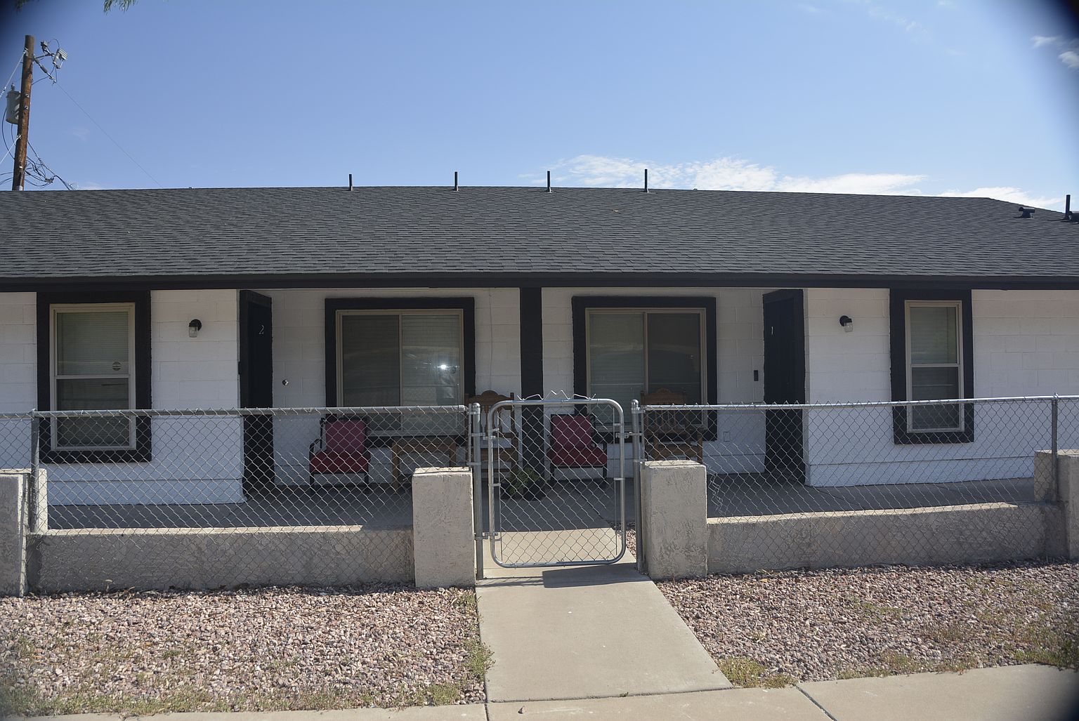 1121 N 25th Pl photo 2