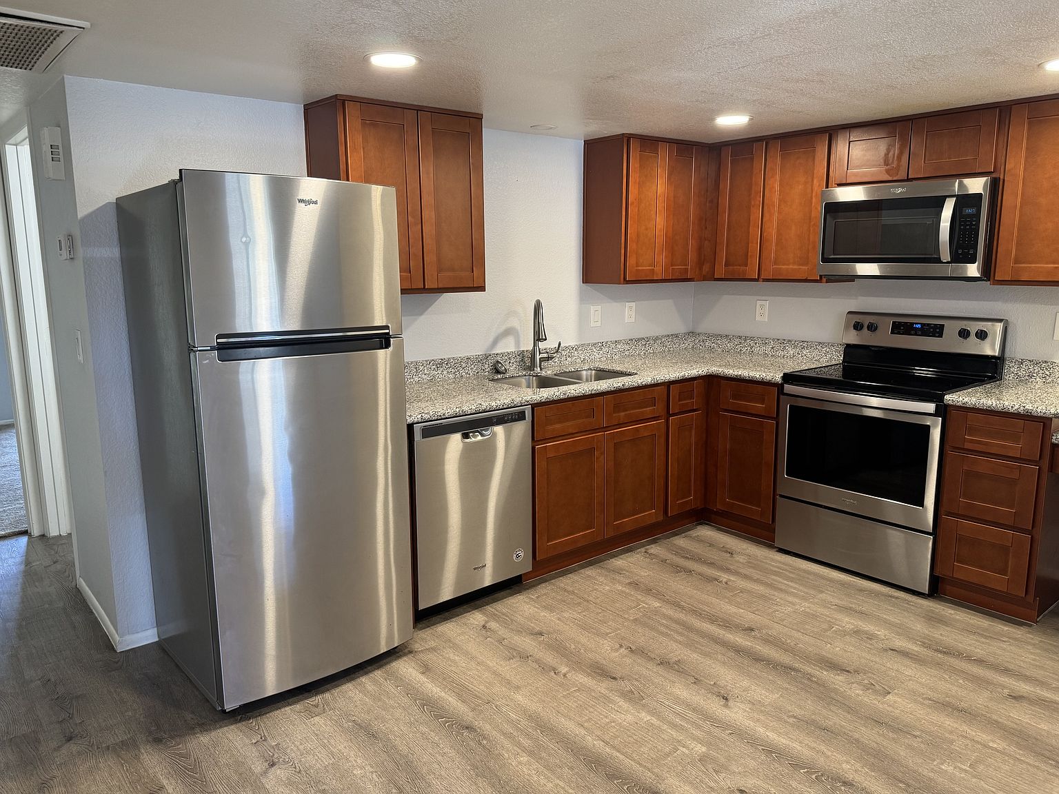 Premier Apartments photo 5