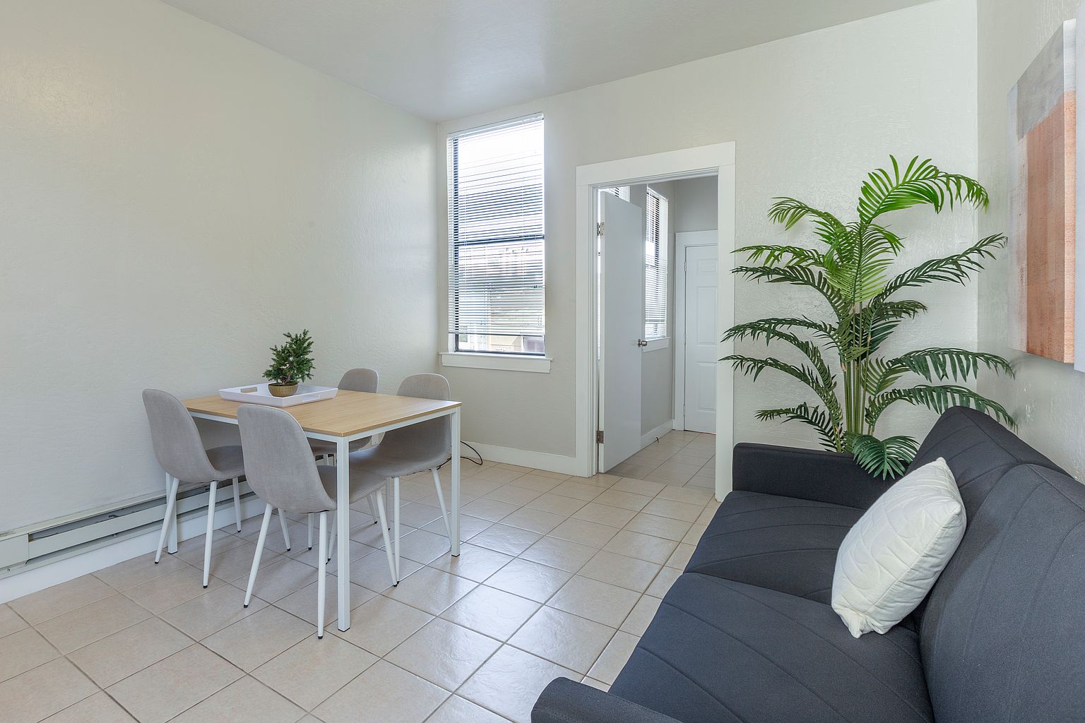 653 Minna St photo 3