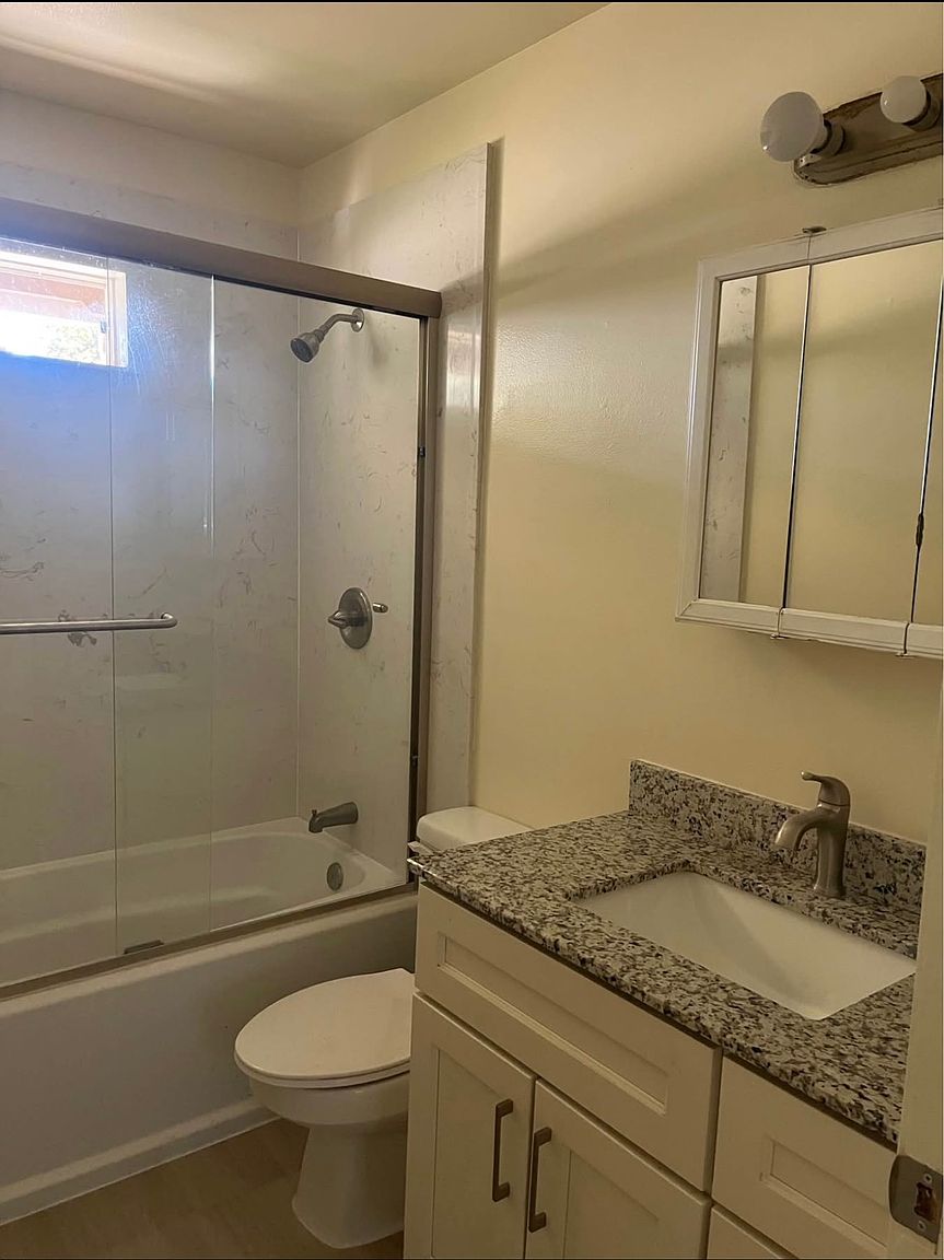 1540 Detroit Ave photo 4