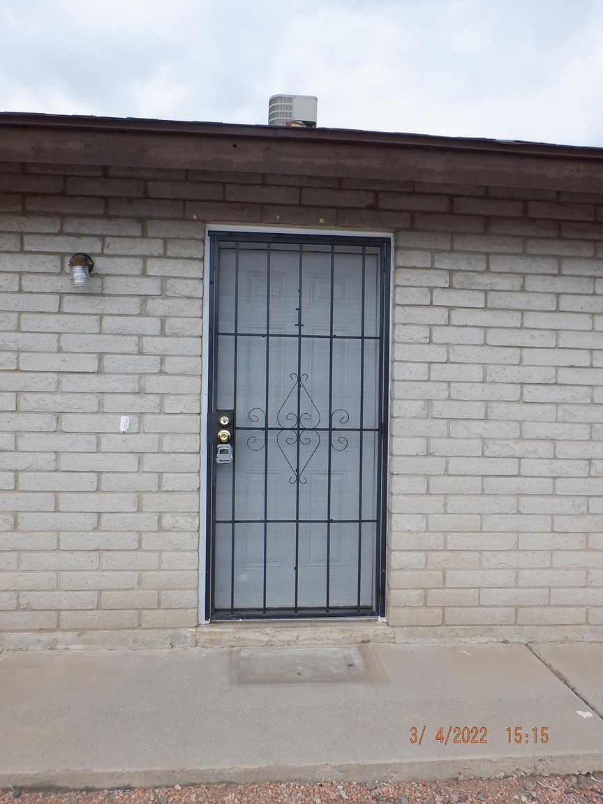 441 E Linda Ave photo 2