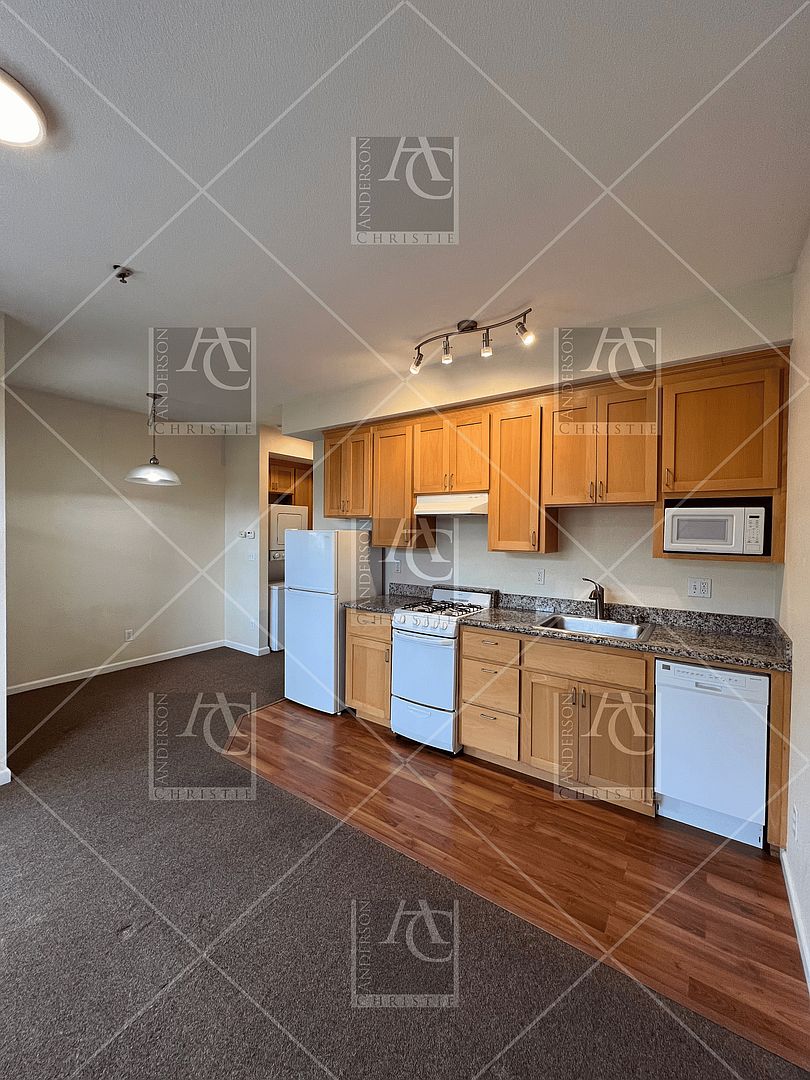 251 High St unit Unit H photo 3