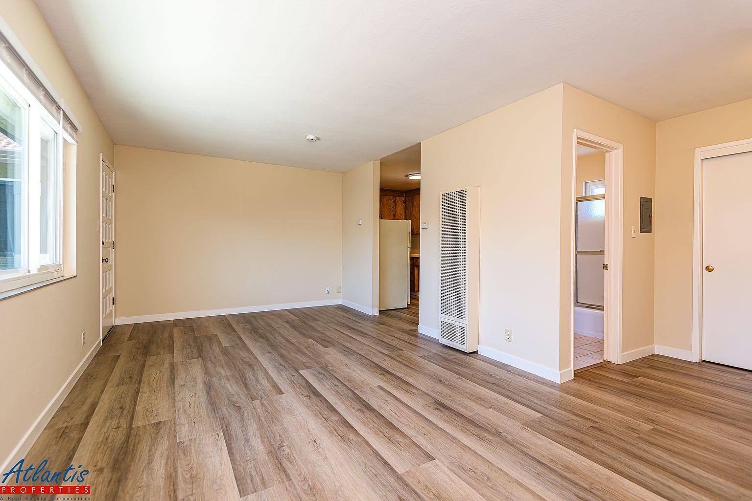 824 Maryann Dr photo 3