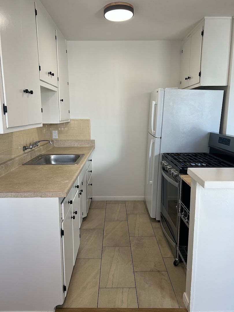 266 Landis Ave photo 3