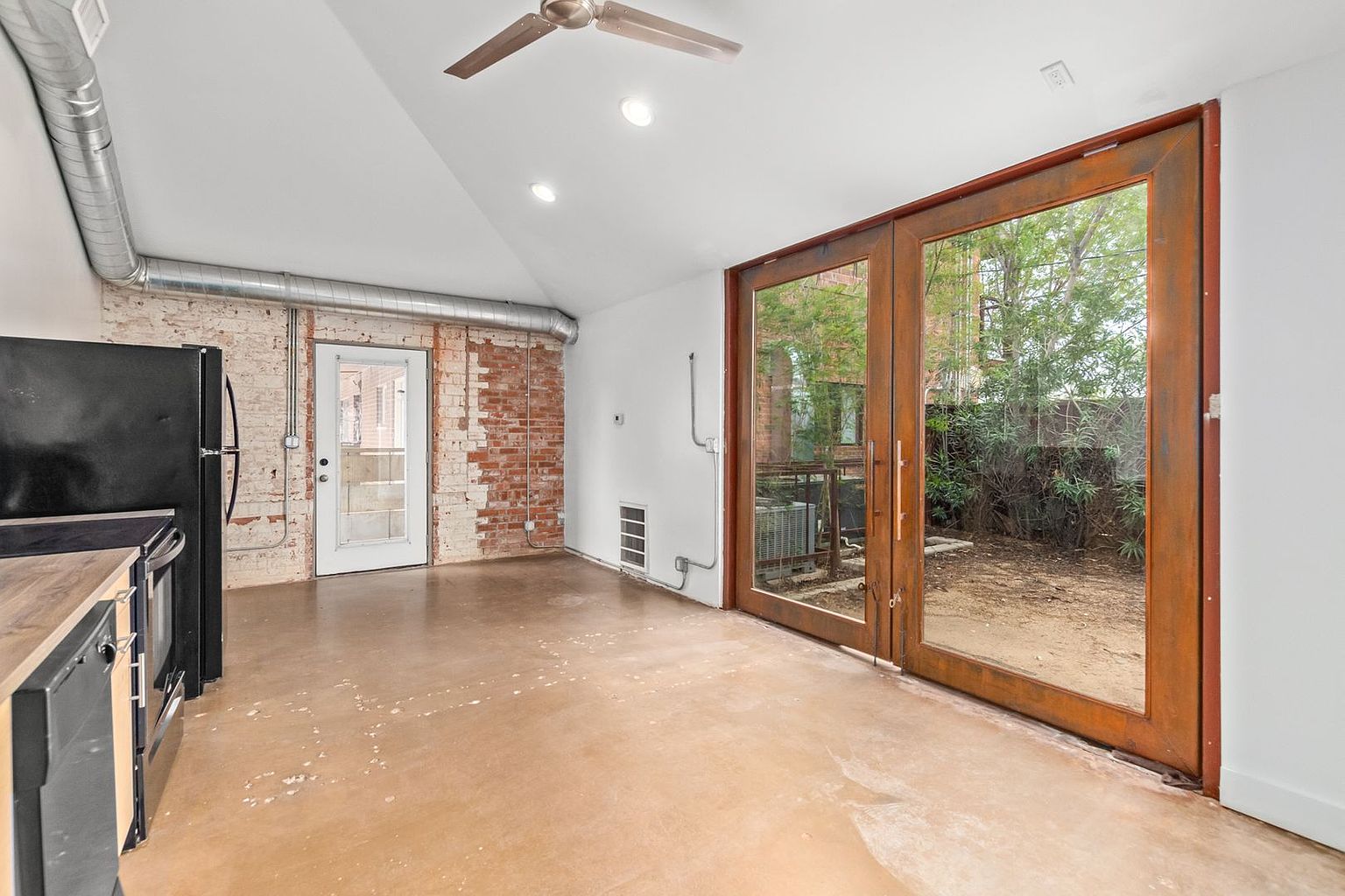 Steelyard Apartments photo 3